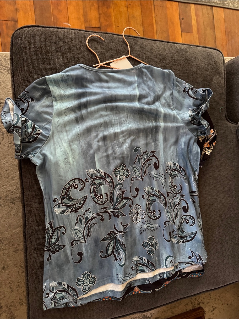 Boutique Style Blue Floral Paisley V-Neck Tunic Top Bundle of 2 Size XL - Picture 4 of 4